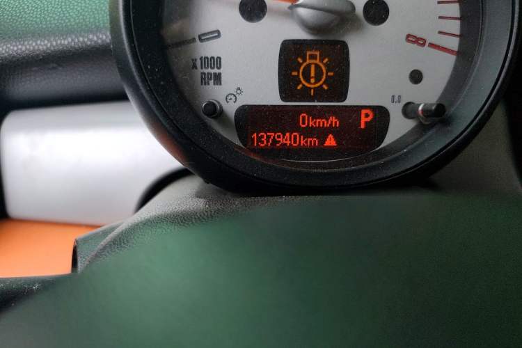 Used MINI 2011 1.6L ONE Odometer Close Up