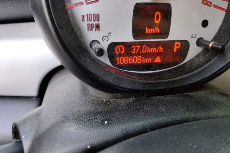 Used MINI 2011 1.6L ONE Odometer Close Up