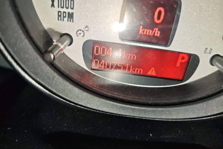 Used MINI 2011 1.6L ONE Odometer Close Up