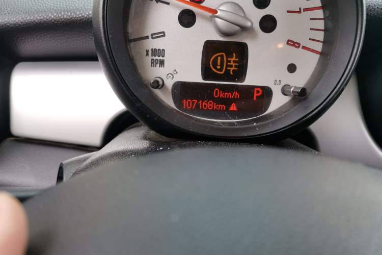 Used MINI 2011 1.6L ONE Odometer Close Up
