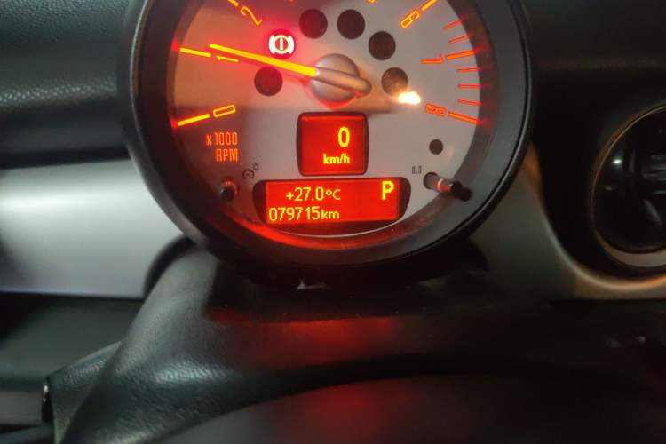 Used MINI 2011 1.6L ONE Odometer Close Up