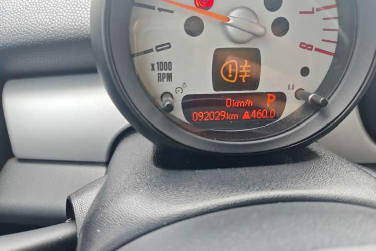 Used MINI 2011 1.6L ONE Odometer Close Up