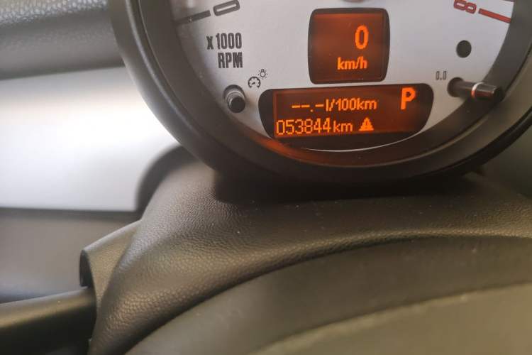 Used MINI 2011 1.6L ONE Odometer Close Up