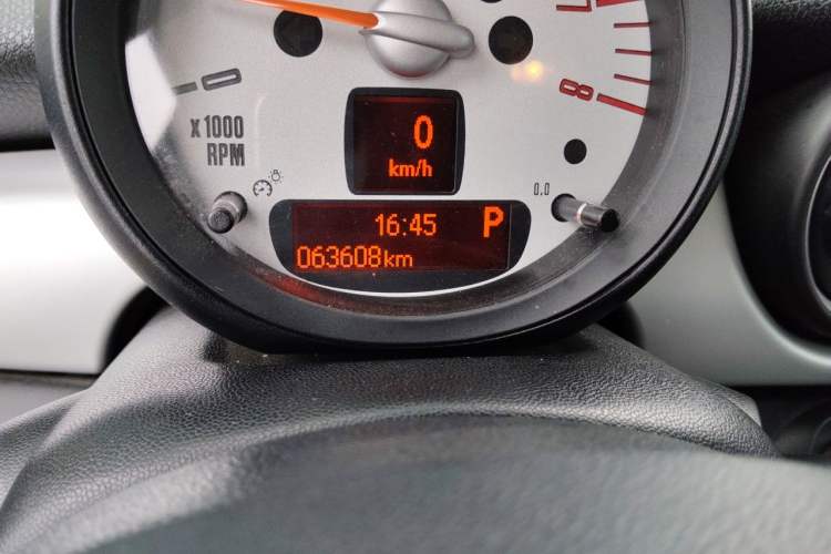 Used MINI 2011 1.6L ONE Odometer Close Up