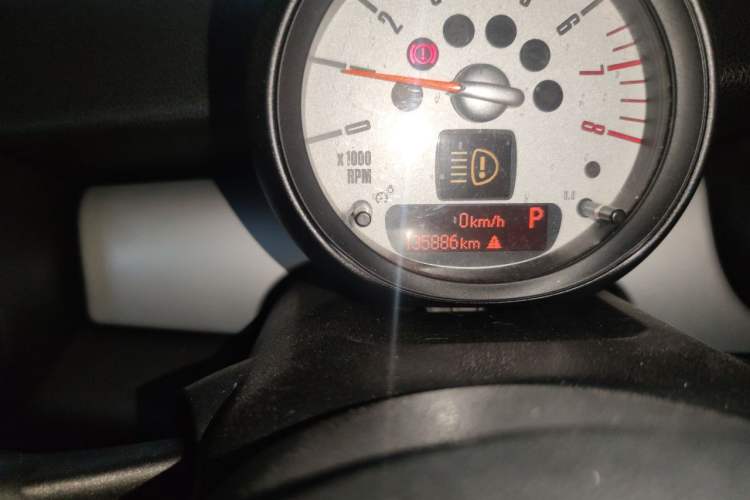 Used MINI 2011 1.6L ONE Odometer Close Up