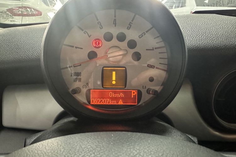Used MINI 2011 1.6L COOPER Fun Odometer Close Up