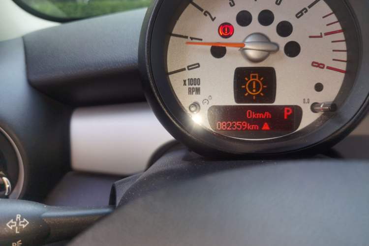 Used MINI 2011 1.6L ONE Odometer Close Up