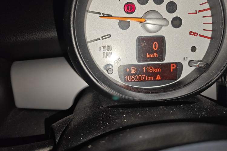 Used MINI 2011 1.6L ONE Odometer Close Up
