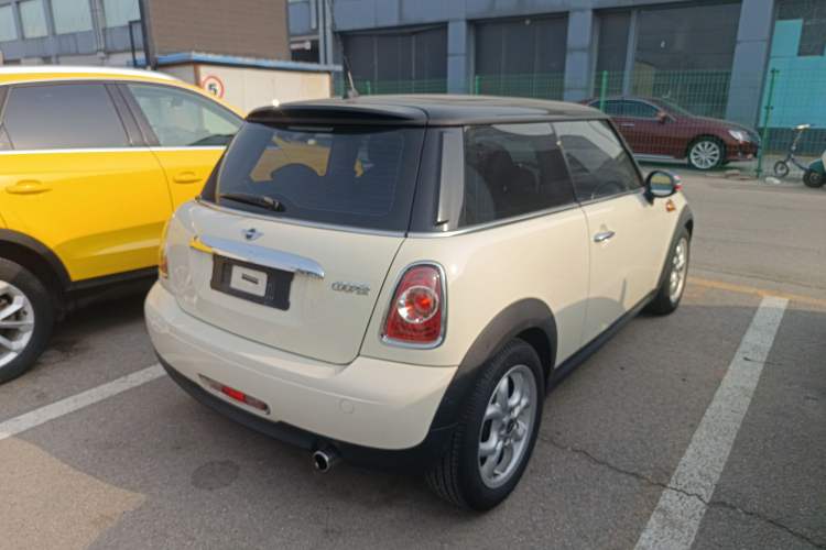 Used MINI 2011 1.6L COOPER Fun Rear Right 45 Deg