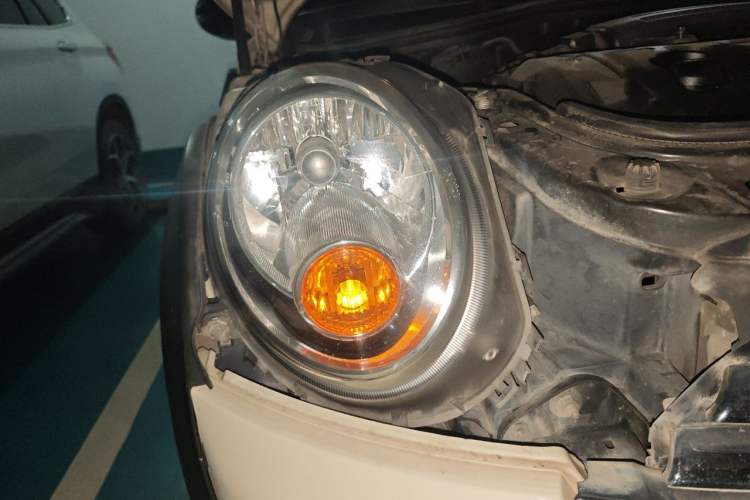 Used MINI 2011 1.6L COOPER Fun Right Front Headlight