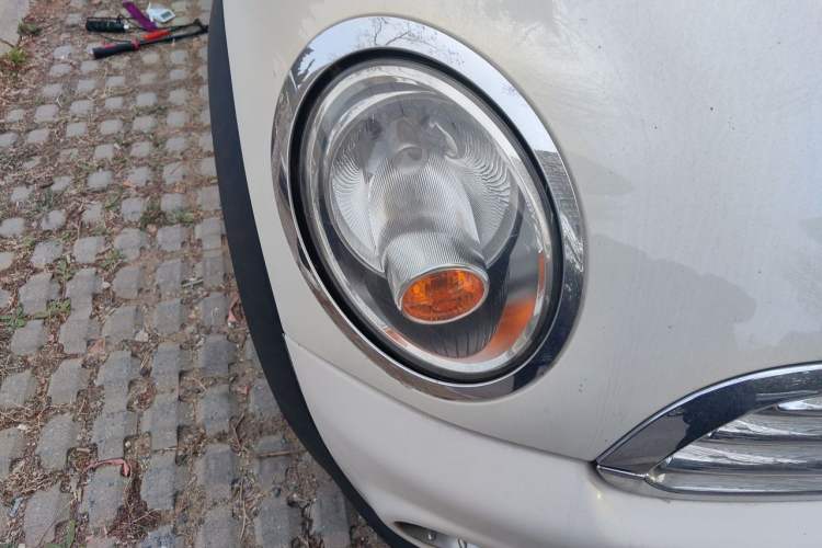 Used MINI 2011 1.6L COOPER Fun Right Front Headlight
