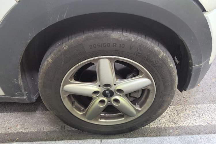 Used MINI 2011 1.6L ONE Right Front Wheel Hub