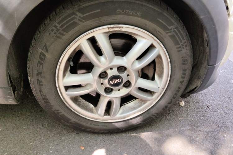 Used MINI 2011 1.6L ONE Right Front Wheel Hub