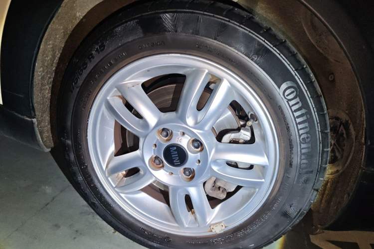 Used MINI 2011 1.6L ONE Right Front Wheel Hub