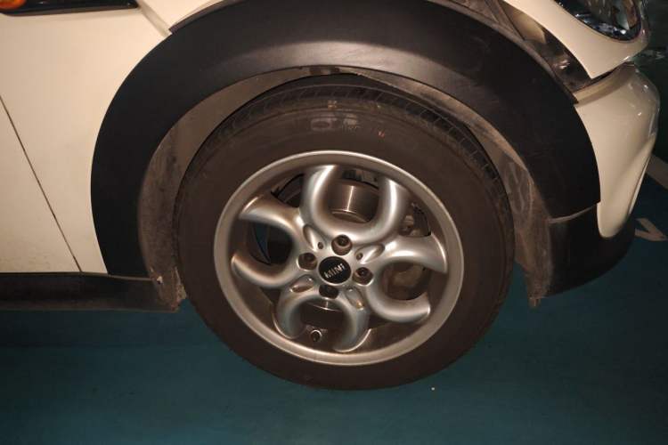 Used MINI 2011 1.6L COOPER Fun Right Front Wheel Hub