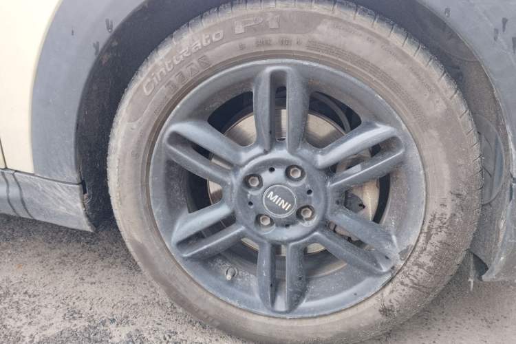 Used MINI 2011 1.6L COOPER Excitement Right Front Wheel Hub