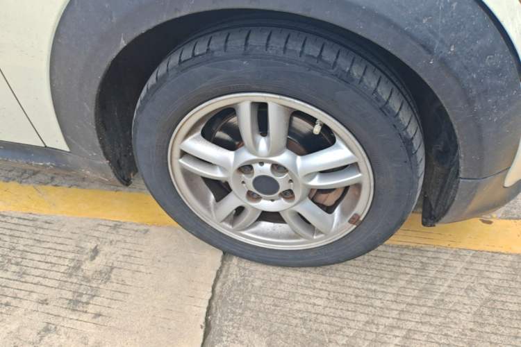 Used MINI 2011 1.6L ONE Right Front Wheel Hub