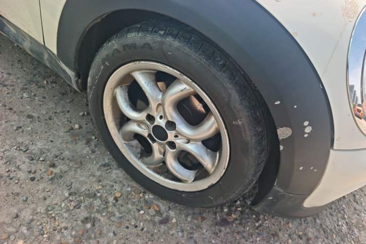 Used MINI 2011 1.6L COOPER Fun Right Front Wheel Hub