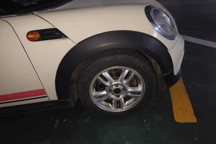 Used MINI 2011 1.6L ONE Right Front Wheel Hub