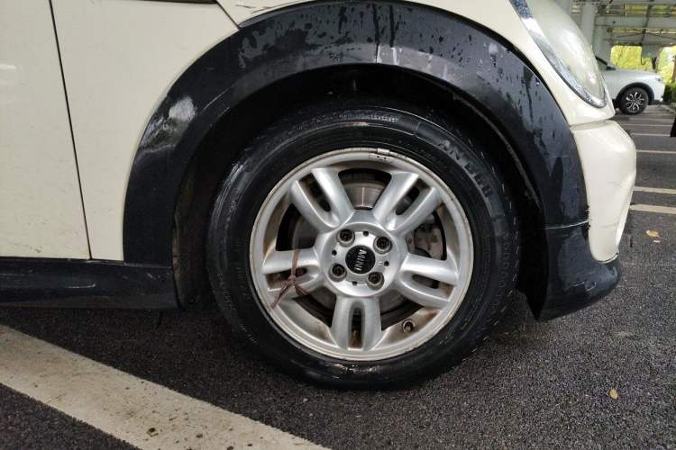 Used MINI 2011 1.6L ONE Right Front Wheel Hub