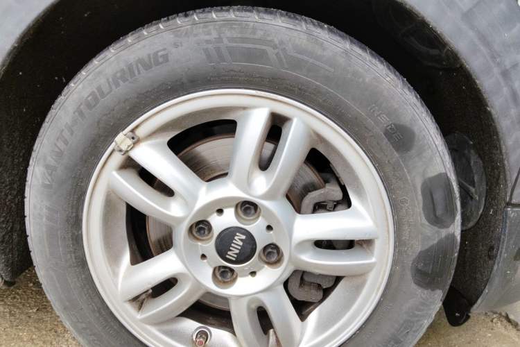 Used MINI 2011 1.6L ONE Right Front Wheel Hub