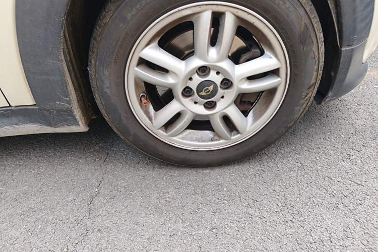 Used MINI 2011 1.6L ONE Right Front Wheel Hub