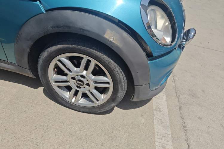 Used MINI 2011 1.6L COOPER Fun Right Front Wheel Hub
