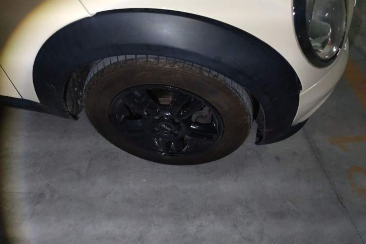 Used MINI 2011 1.6L ONE Right Front Wheel Hub