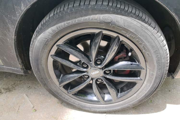 Used MINI 2011 1.6L COOPER Fun Right Front Wheel Hub