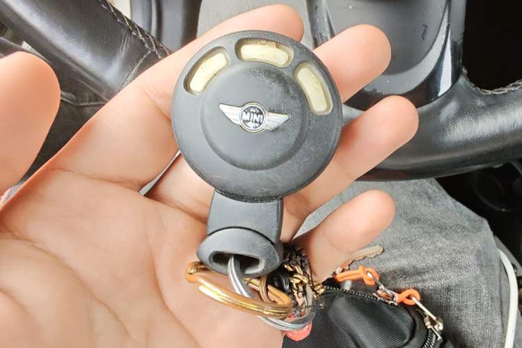 Used MINI 2011 1.6L COOPER Fun Vehicle Key