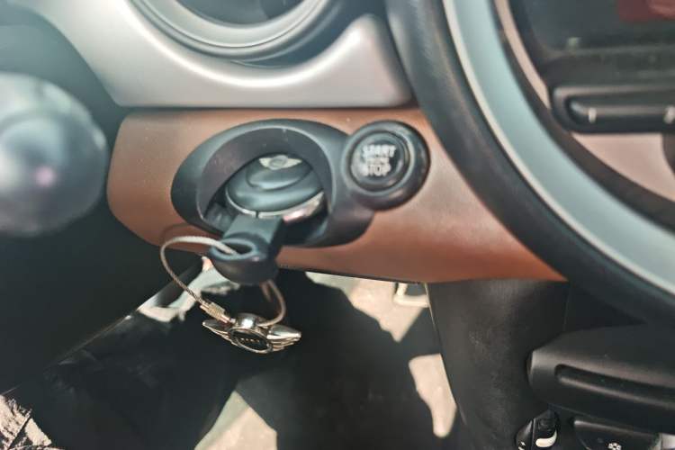 Used MINI 2011 1.6L COOPER Fun Vehicle Key