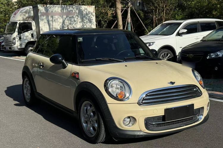 Used MINI 2011 1.6L COOPER Fun Exterior 2