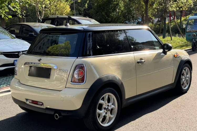 Used MINI 2011 1.6L COOPER Fun Exterior 5