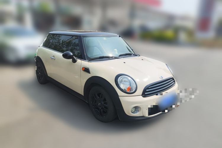 Used MINI 2011 1.6L ONE Front Right 45 Deg