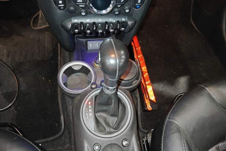Used MINI 2011 1.6L COOPER Fun Gear Lever