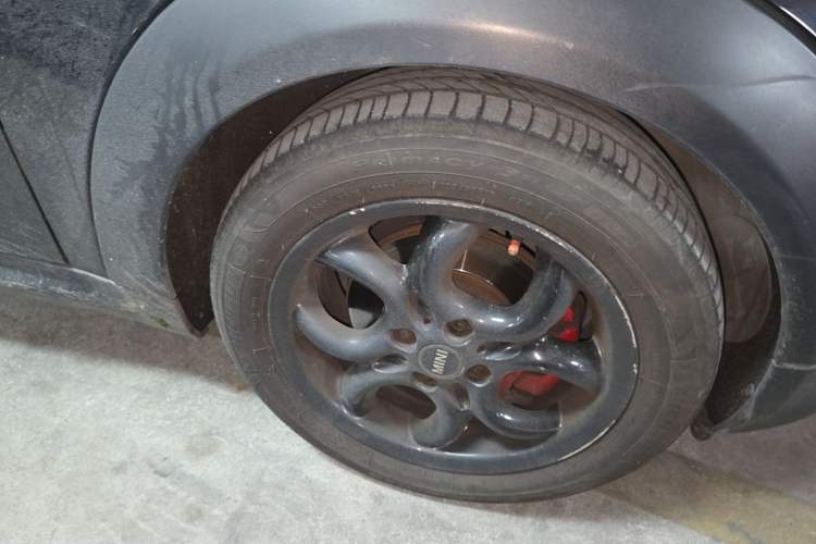 Used MINI 2012 1.6L COOPER Baker Street Right Front Wheel Hub