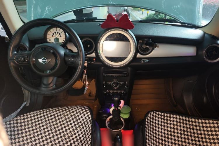 Used MINI 2012 1.6L COOPER Bayswater Center Console