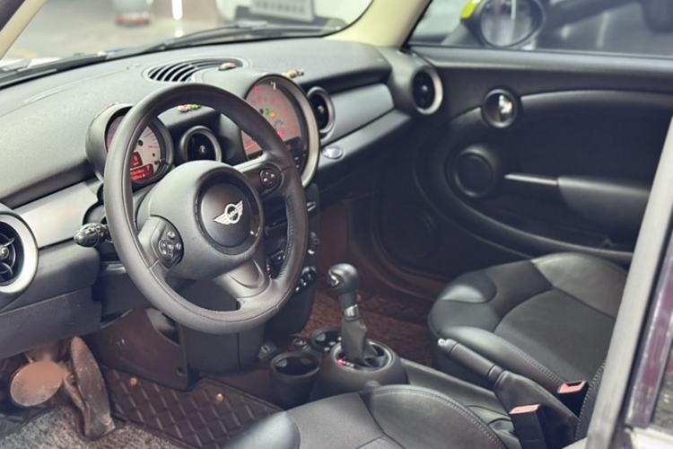 Used MINI 2012 1.6L COOPER Baker Street Interior 1