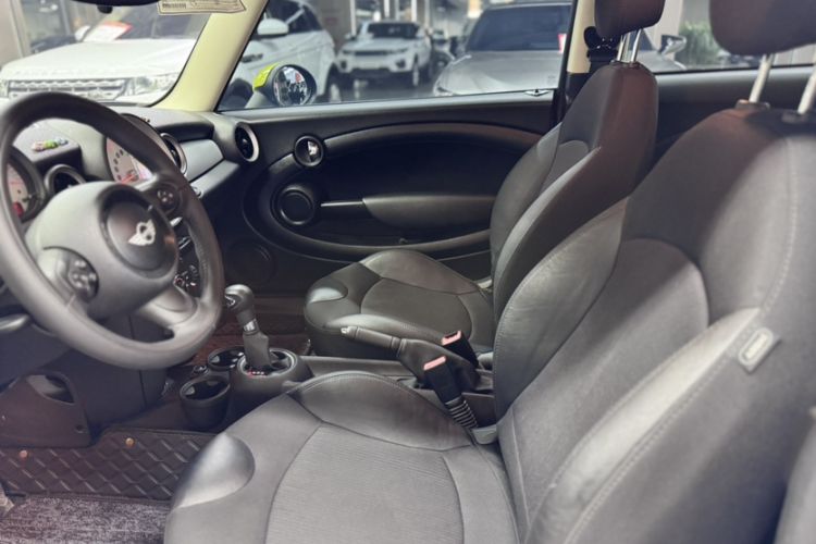 Used MINI 2012 1.6L COOPER Baker Street Interior 3