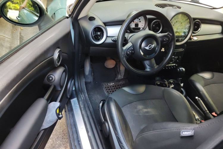 Used MINI 2012 1.6L COOPER Baker Street Interior 3