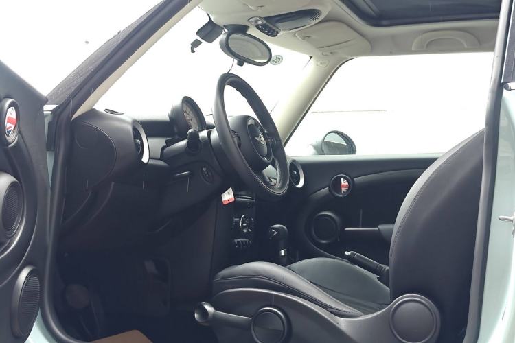Used MINI 2012 1.6L COOPER Baker Street Interior 4