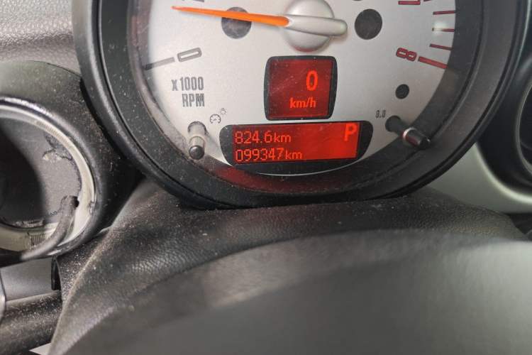 Used MINI 2012 1.6L COOPER Baker Street Odometer Close Up
