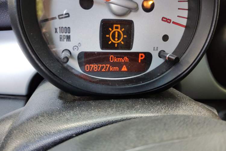 Used MINI 2012 1.6L COOPER Baker Street Odometer Close Up