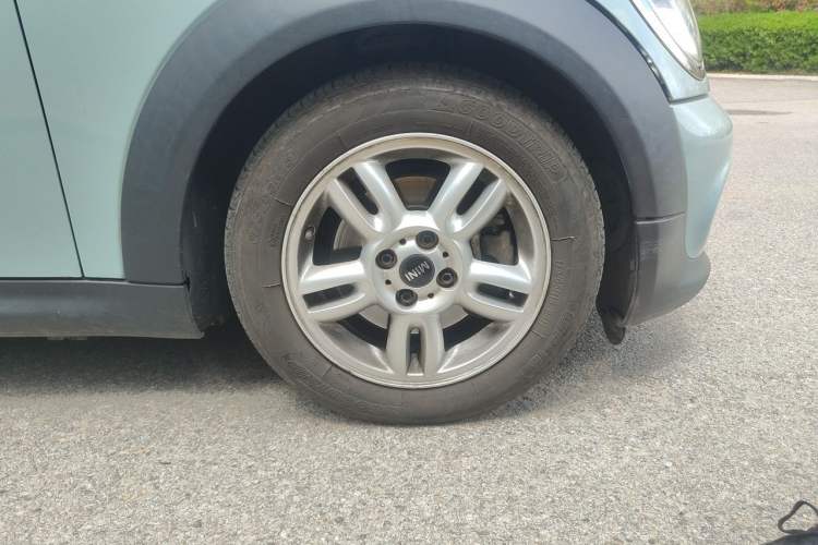 Used MINI 2012 1.6L ONE Baker Street Right Front Wheel Hub