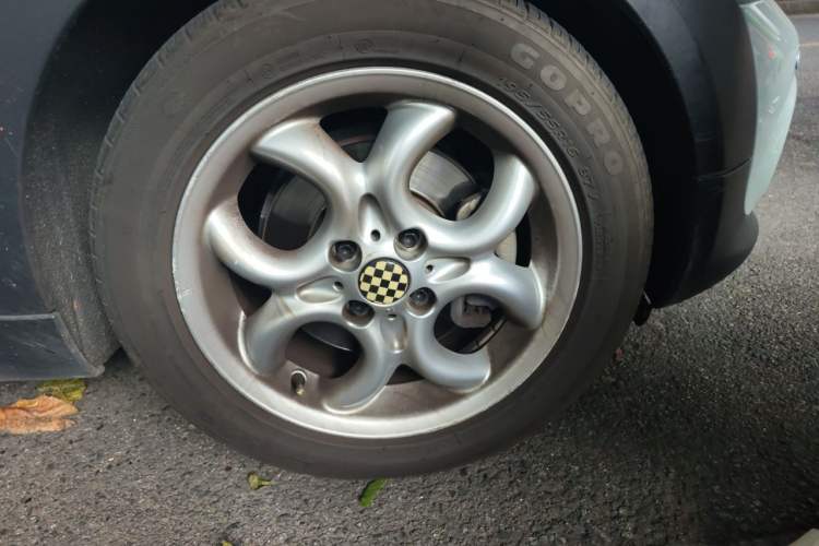 Used MINI 2012 1.6L COOPER Bayswater Right Front Wheel Hub