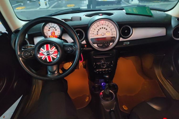 Used MINI 2012 1.6L COOPER Baker Street Center Console