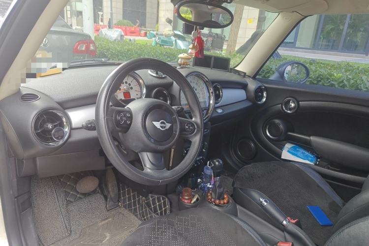 Used MINI 2012 1.6L COOPER Baker Street Center Console