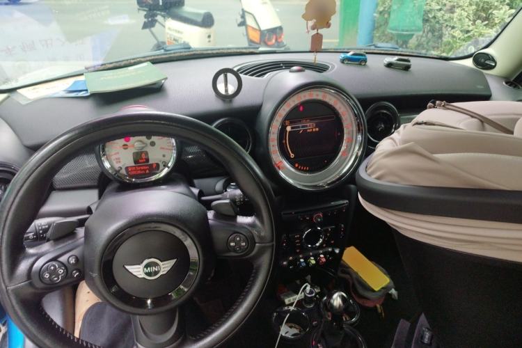 Used MINI 2012 1.6T COOPER S Bayswater Center Console
