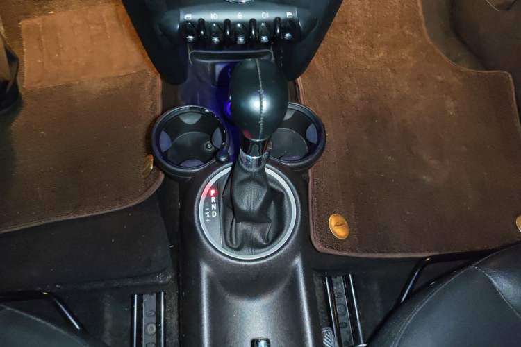 Used MINI 2012 1.6L COOPER Baker Street Gear Lever