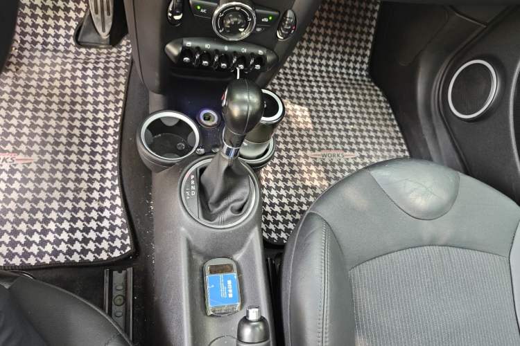 Used MINI 2012 1.6T COOPER S Fun Gear Lever
